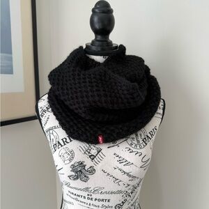 Levi's Black Acrylic Knitwear infinity scarf